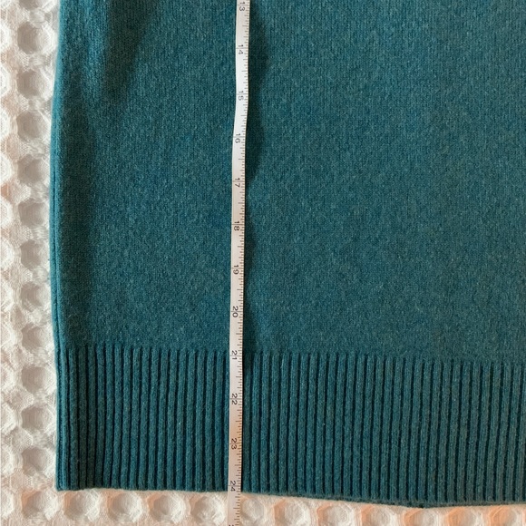 AQUA from Bloomingdale’s Cashmere Sweater Teal Long Sleeve V Neck S - Picture 7 of 12